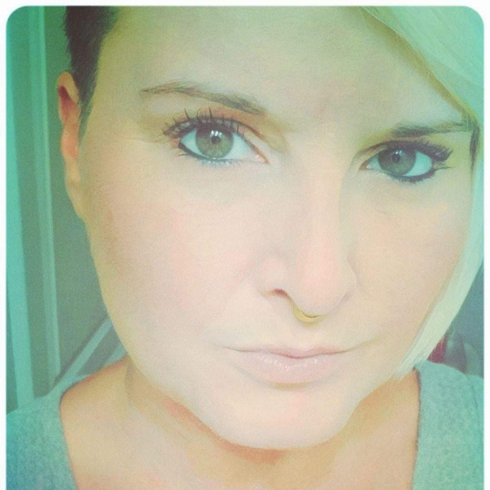 Meet your Posher, Rhian